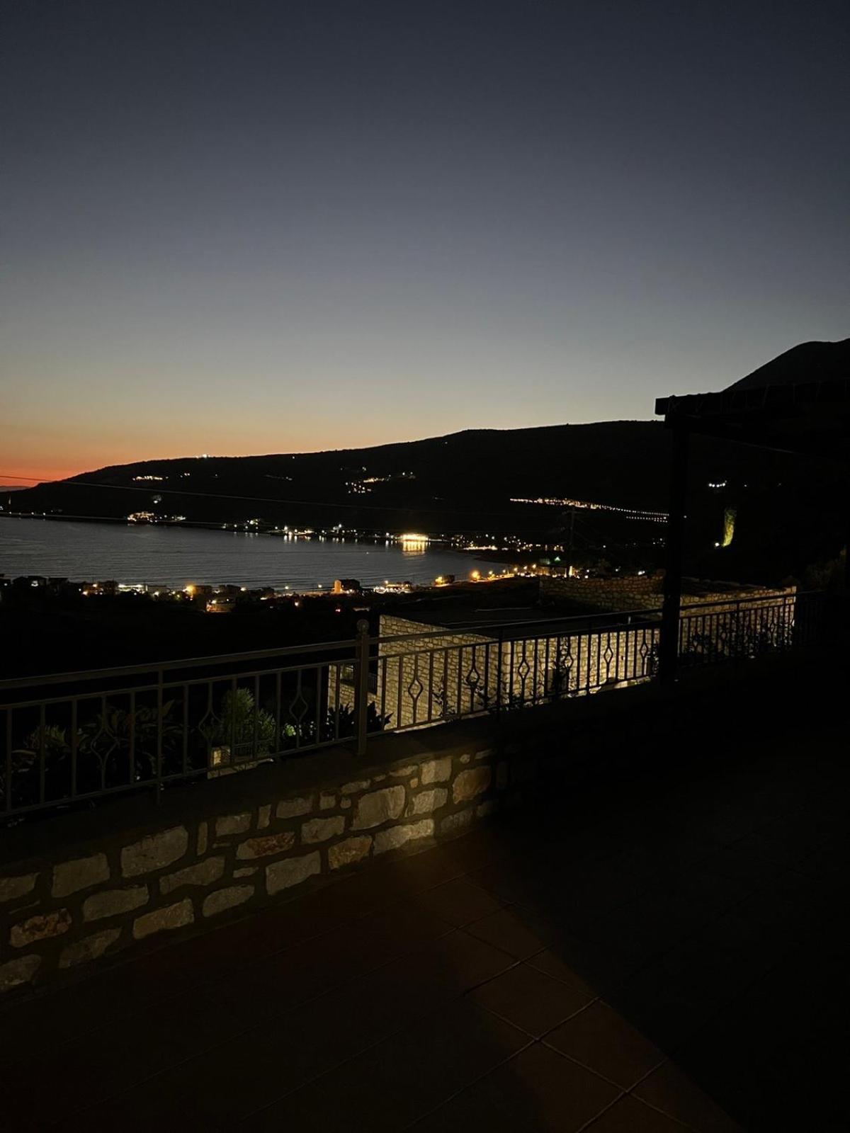 Onar Mani Suites Néon Oítilon Buitenkant foto