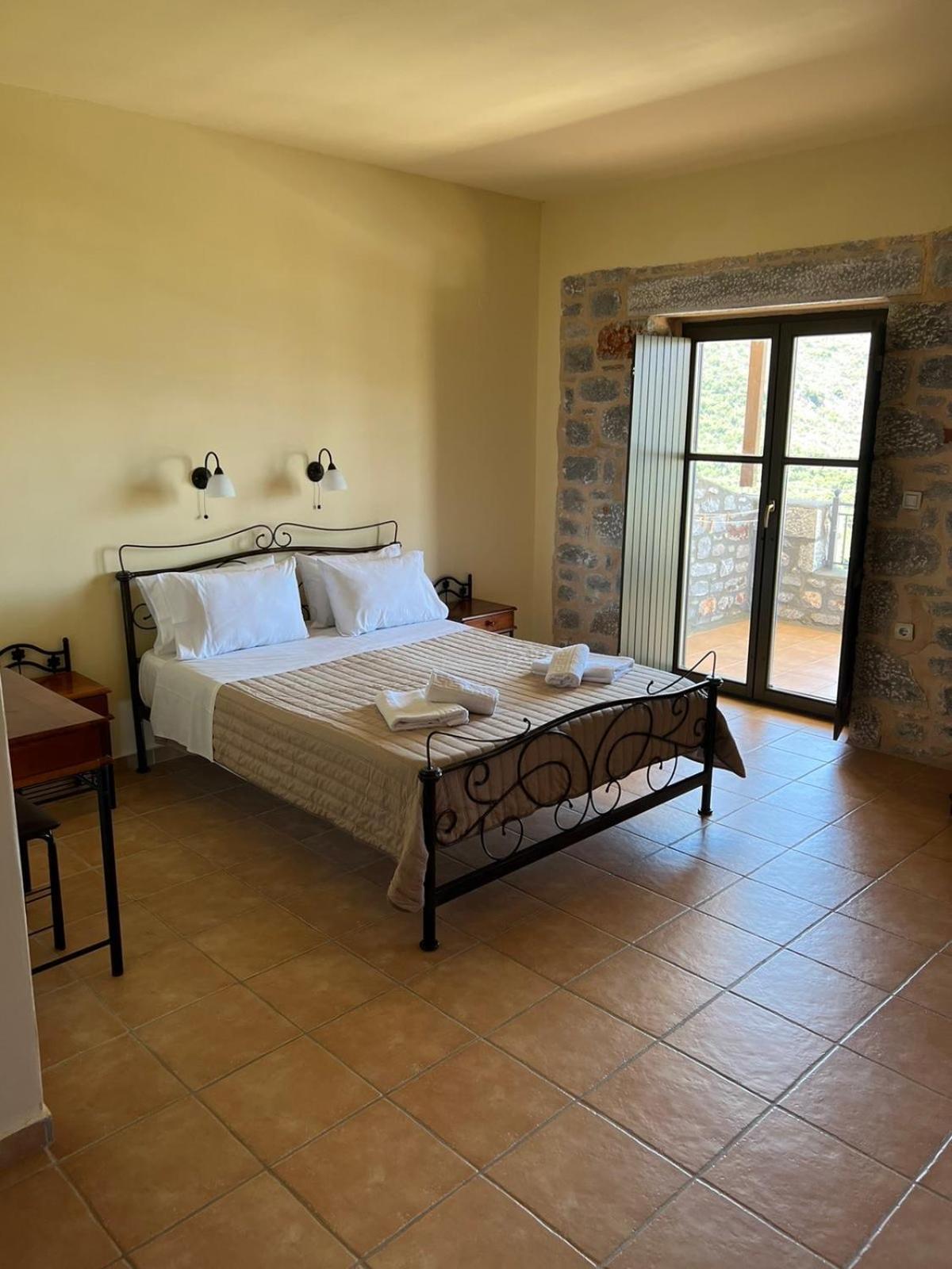 Onar Mani Suites Néon Oítilon Buitenkant foto