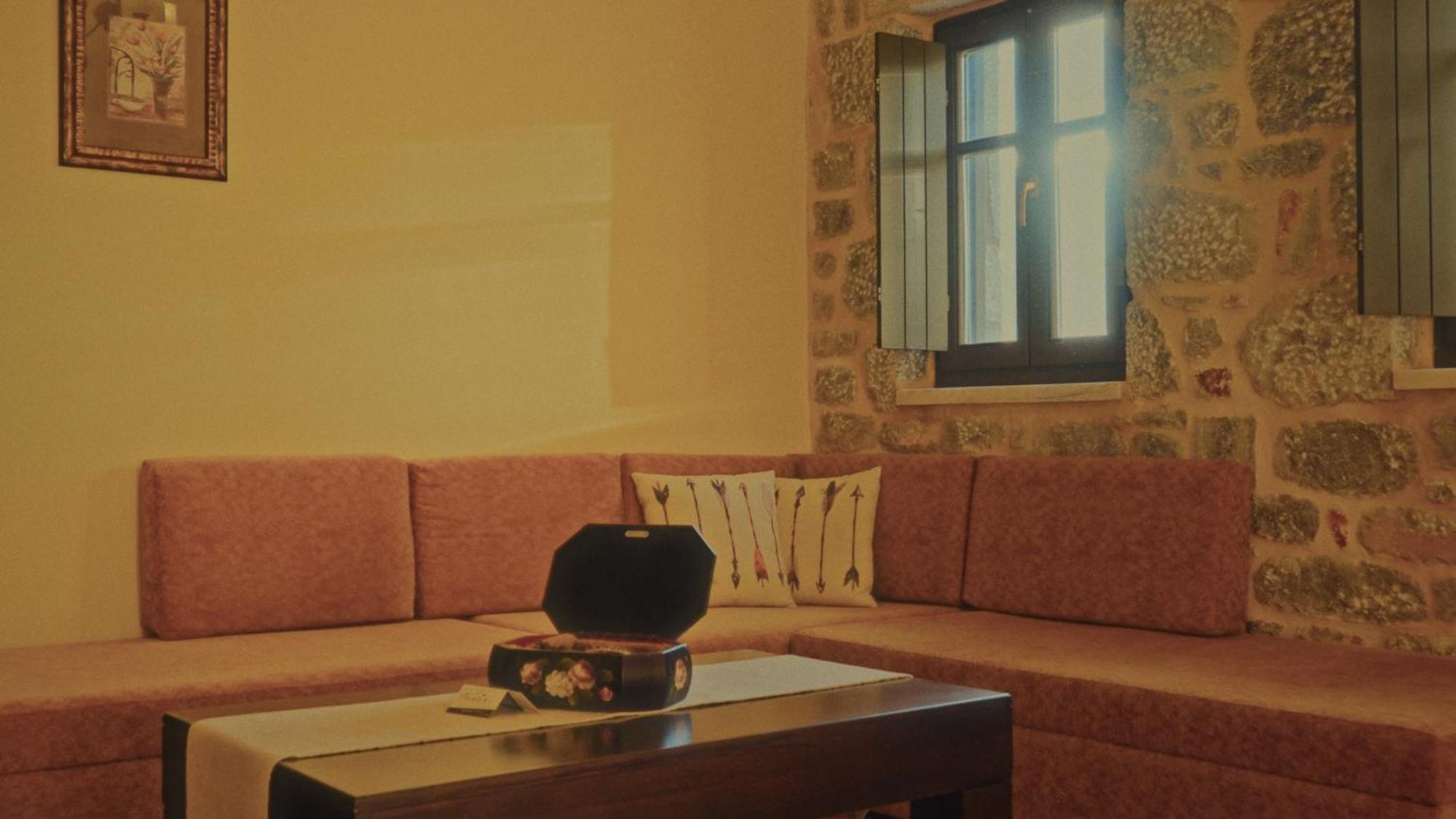 Onar Mani Suites Néon Oítilon Buitenkant foto