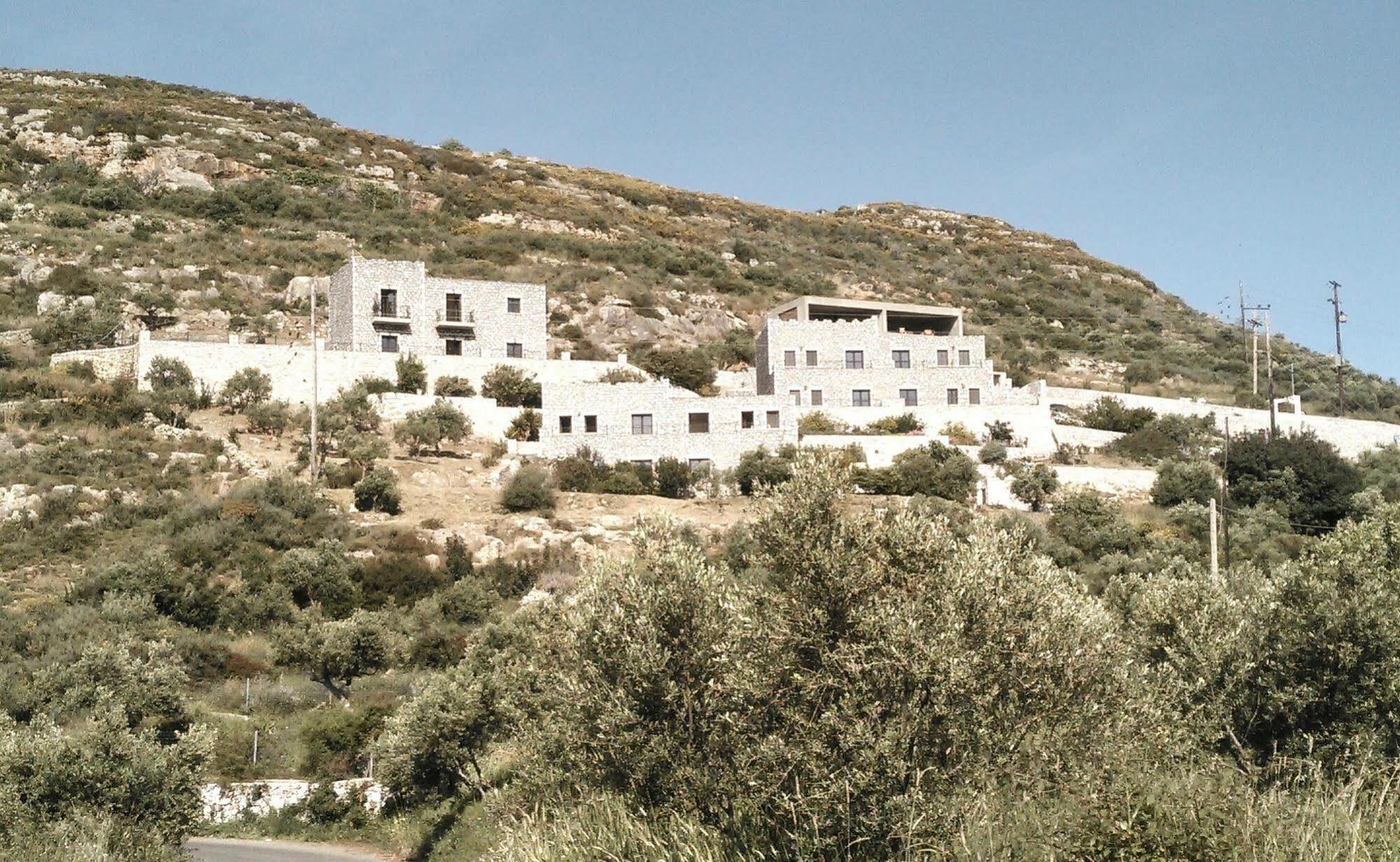 Onar Mani Suites Néon Oítilon Buitenkant foto