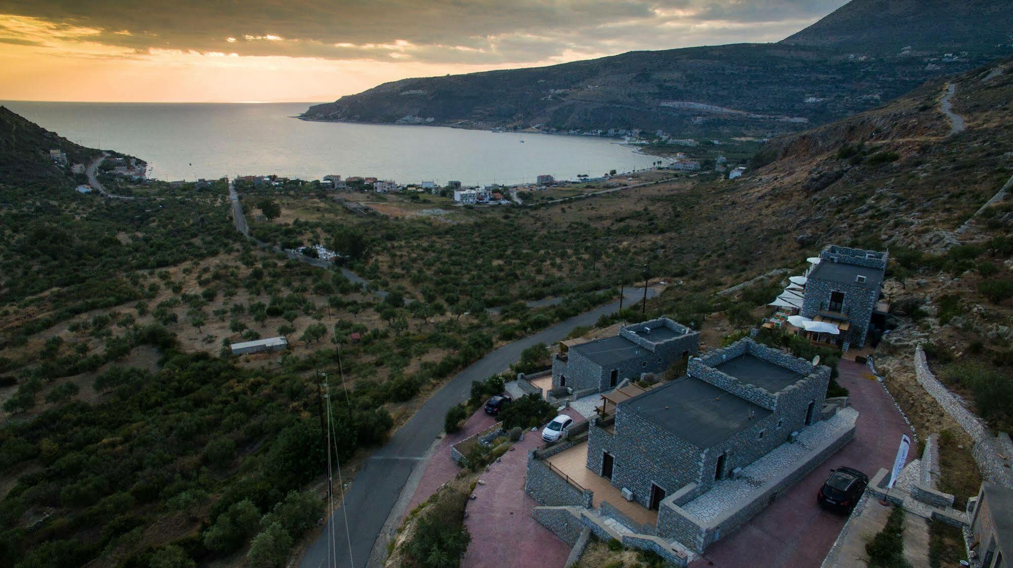 Onar Mani Suites Néon Oítilon Buitenkant foto