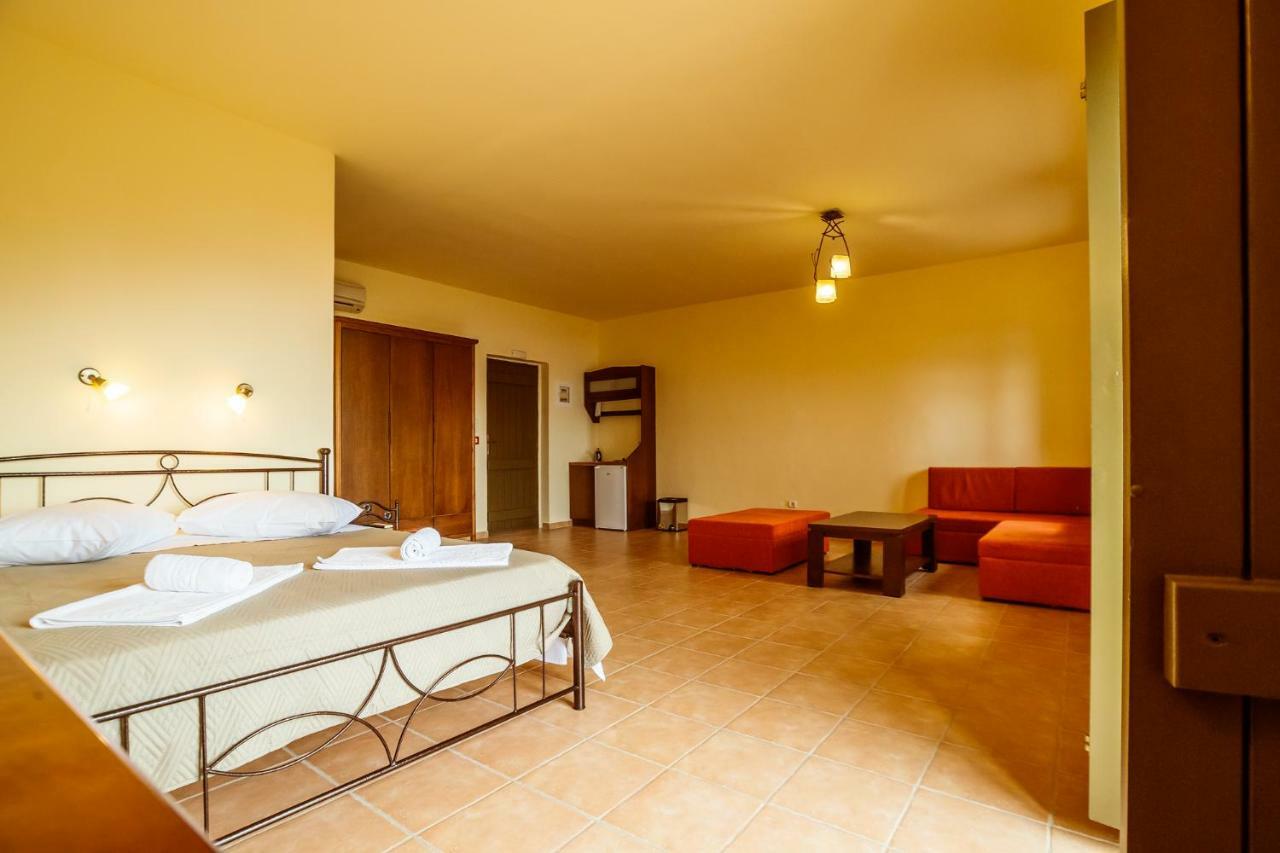 Onar Mani Suites Néon Oítilon Buitenkant foto