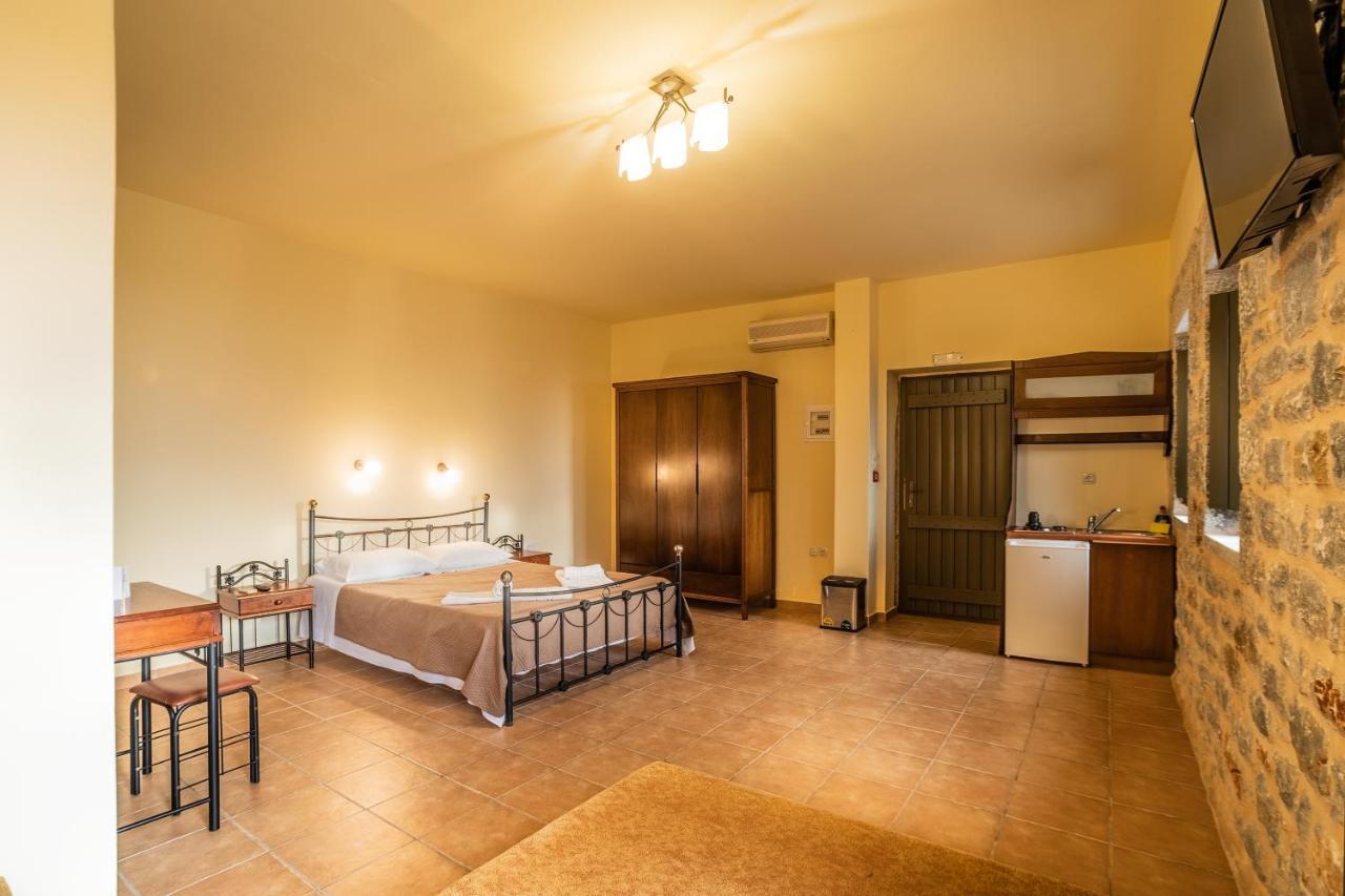Onar Mani Suites Néon Oítilon Buitenkant foto