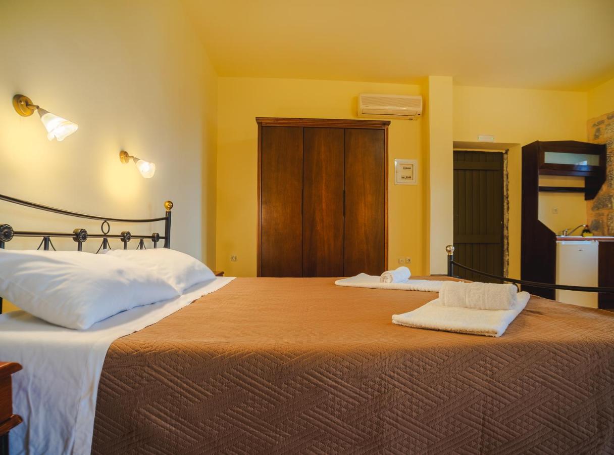 Onar Mani Suites Néon Oítilon Buitenkant foto
